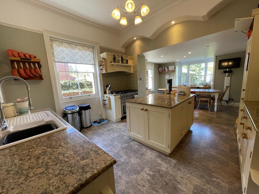 Kitchen &amp; Dining Room