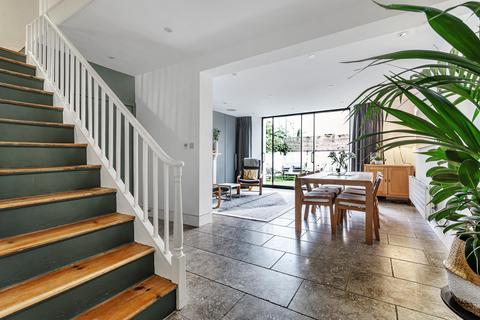 15 Canynge Square, Bristol, BS8 3LA