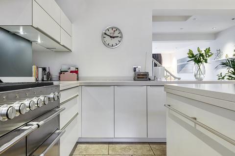 15 Canynge Square, Bristol, BS8 3LA