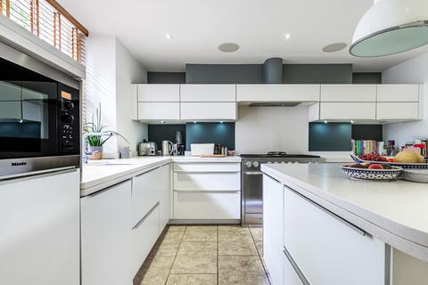 15 Canynge Square, Bristol, BS8 3LA