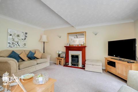23 Botelers, Basildon, SS16 5SD