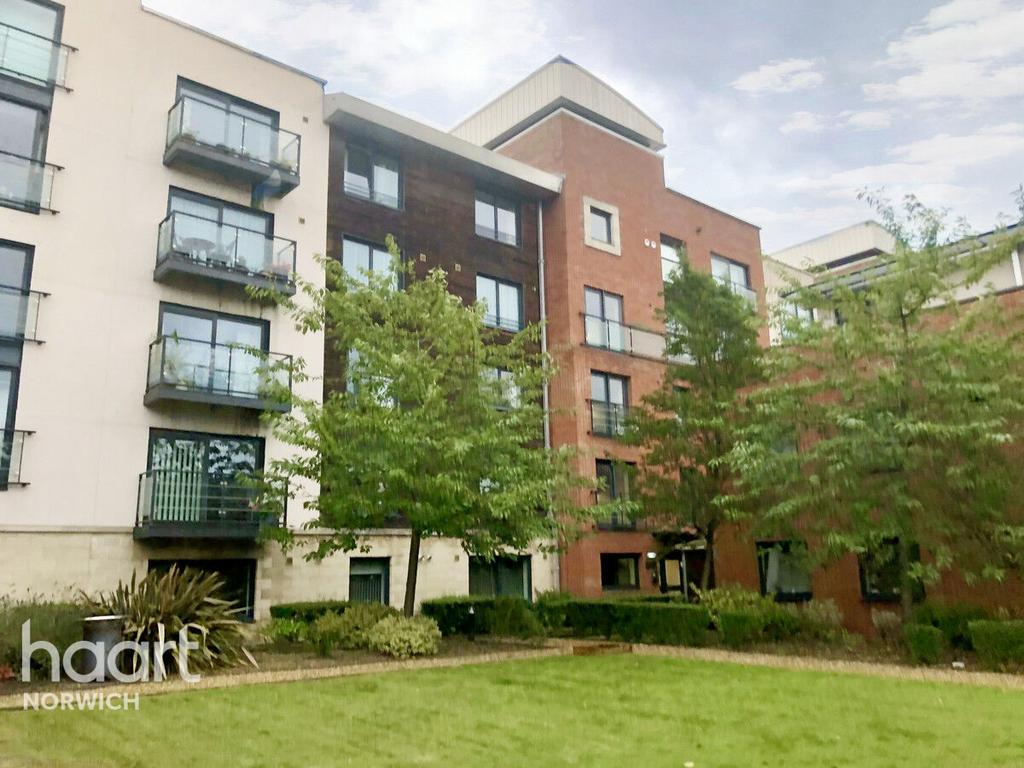 Chapelfield Gardens, Coburg Street... 1 bed apartment for sale £180,000