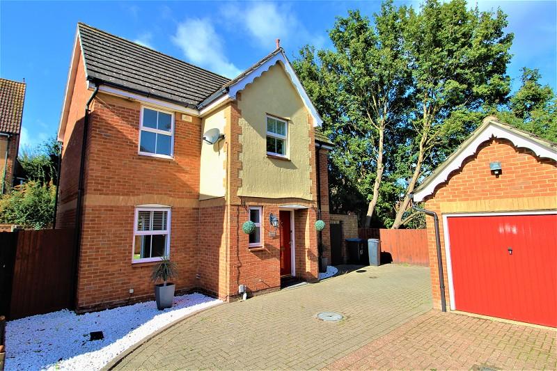 Chelsea Gardens, Harlow, Essex. CM17 9RY 3 bed detached house £1,695