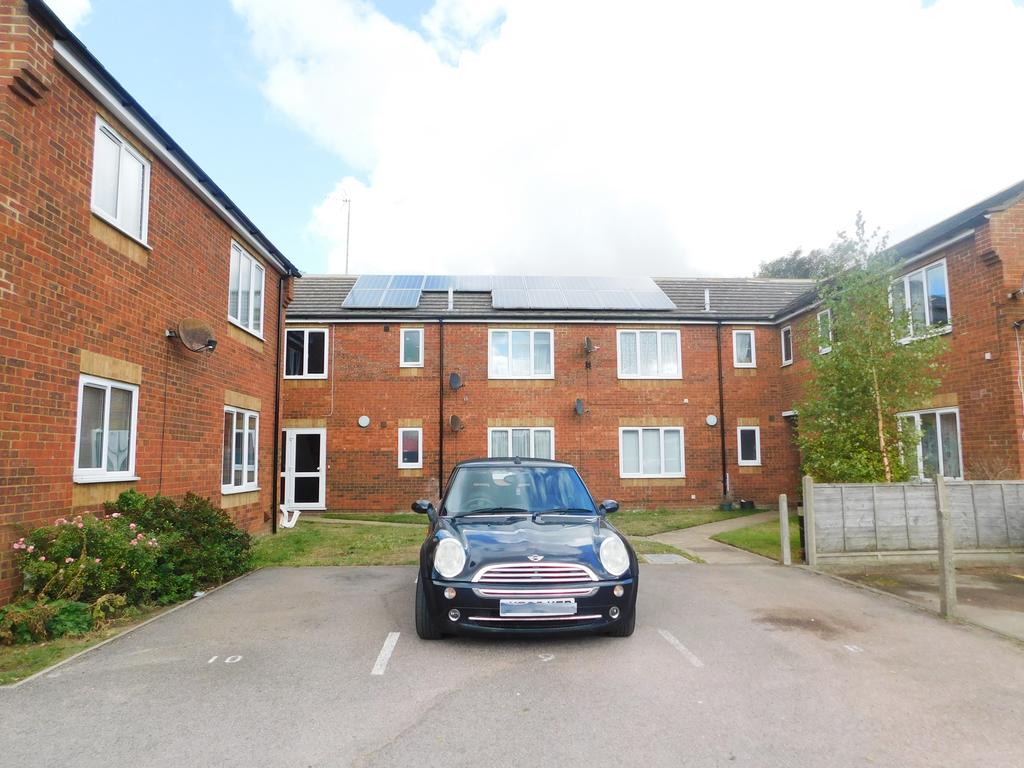 Beach Station Road, Felixstowe IP11 1 bed apartment £120,000