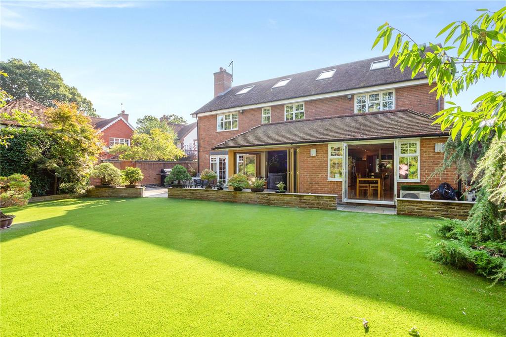 Willow Drive, Maidenhead, Berkshire, SL6 5 bed detached house £1,335,000