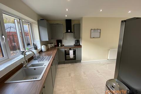 37 Pleasant Heights, Porth, CF39 0LZ