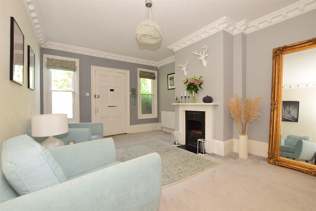 Sitting Room/ Entrance Hall