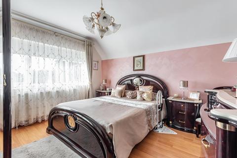 Newquay Nursery Close, Woking, GU21 4UQ