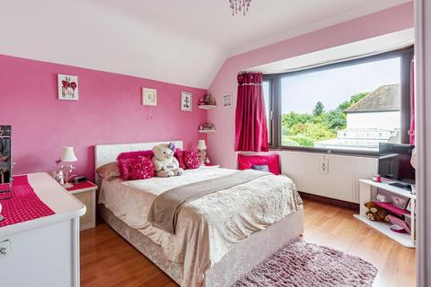 Newquay Nursery Close, Woking, GU21 4UQ