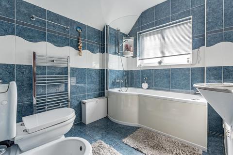 Newquay Nursery Close, Woking, GU21 4UQ