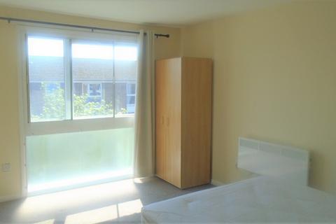 2 bedroom flat to rent, Isleworth TW7