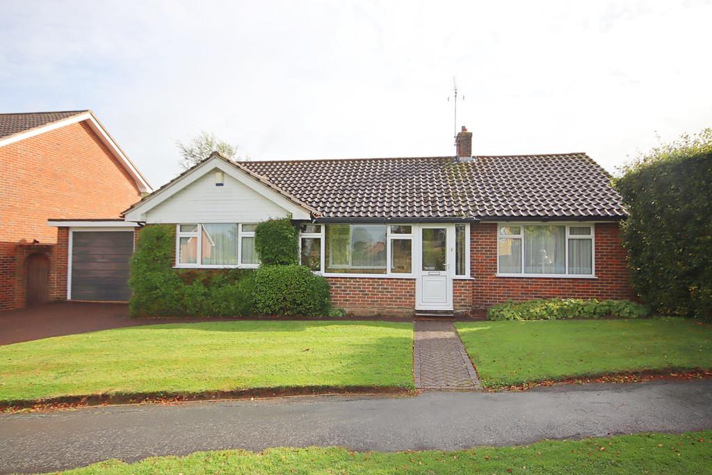 Silver Lane, Billingshurst 3 bed detached bungalow £500,000