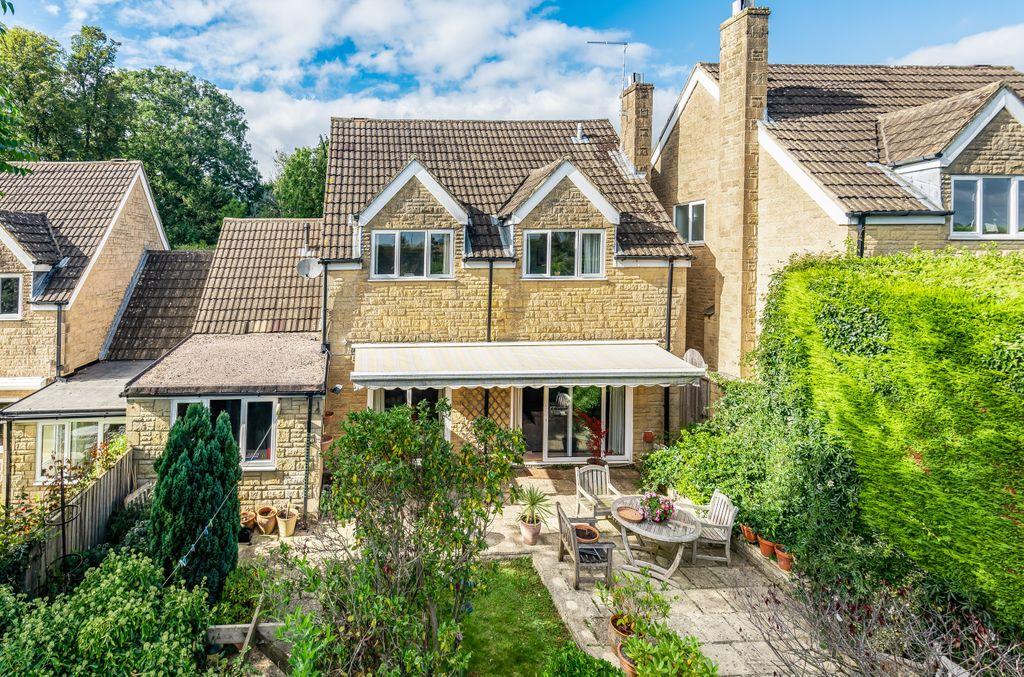 Cirencester Road, Tetbury GL8 8EZ 4 bed link detached house £650,000
