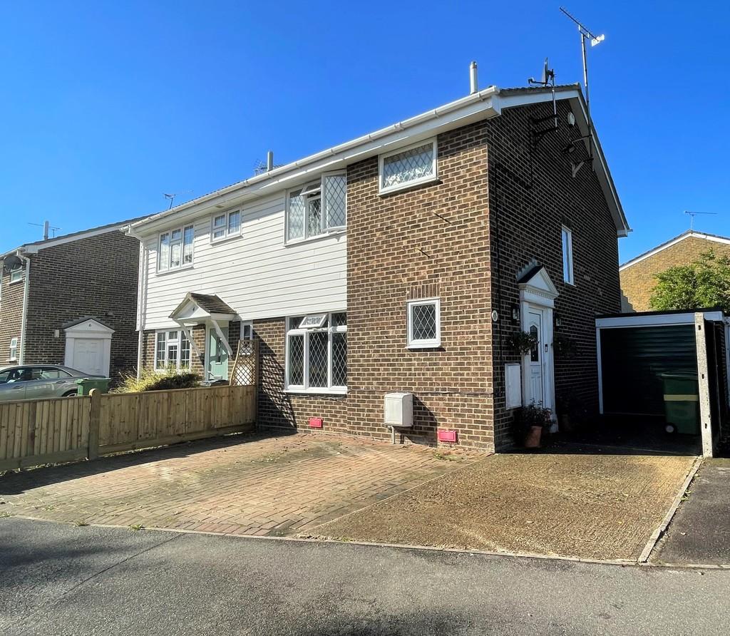 Weld Close, Staplehurst 3 bed semidetached house £369,950
