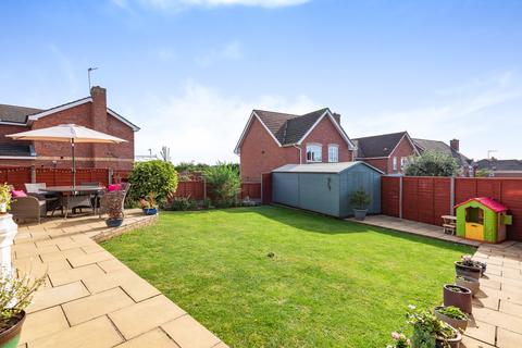 4 bedroom detached house for sale - Peterborough Close, Grantham, NG31