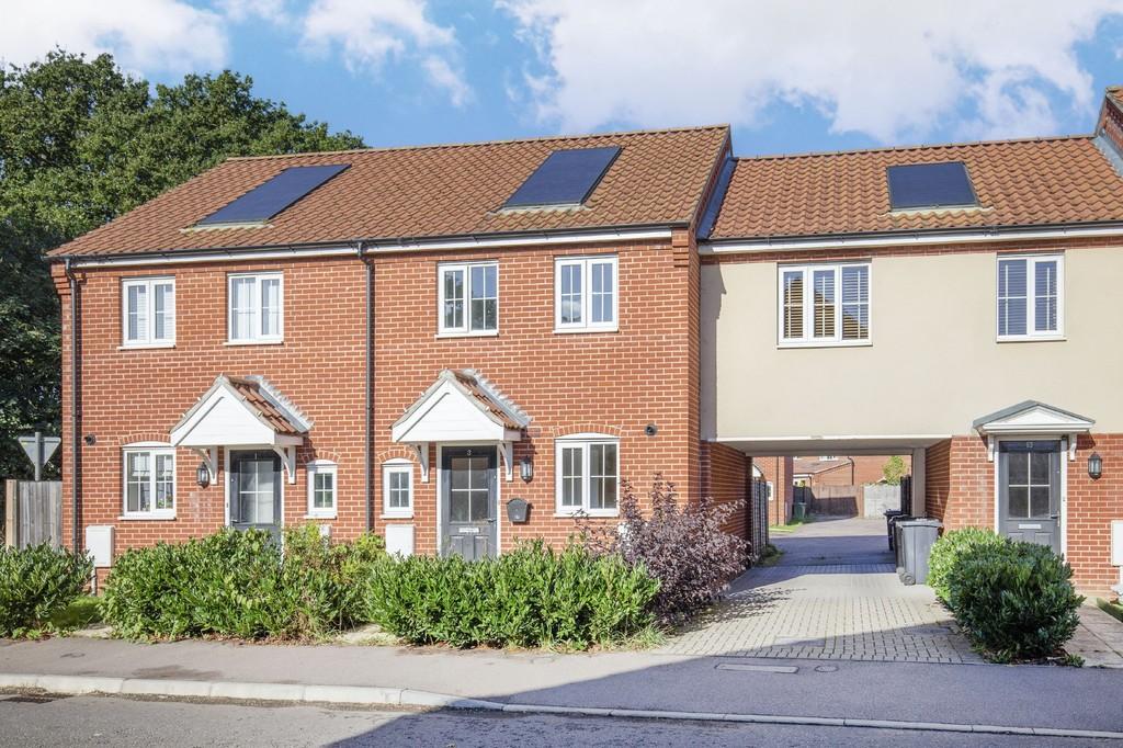 Jeckyll Road, Wymondham 2 bed terraced house £850 pcm (£196 pw)