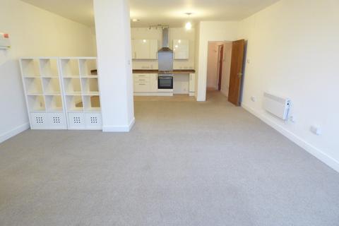 Studio to rent, Queen Street , Newton Abbot