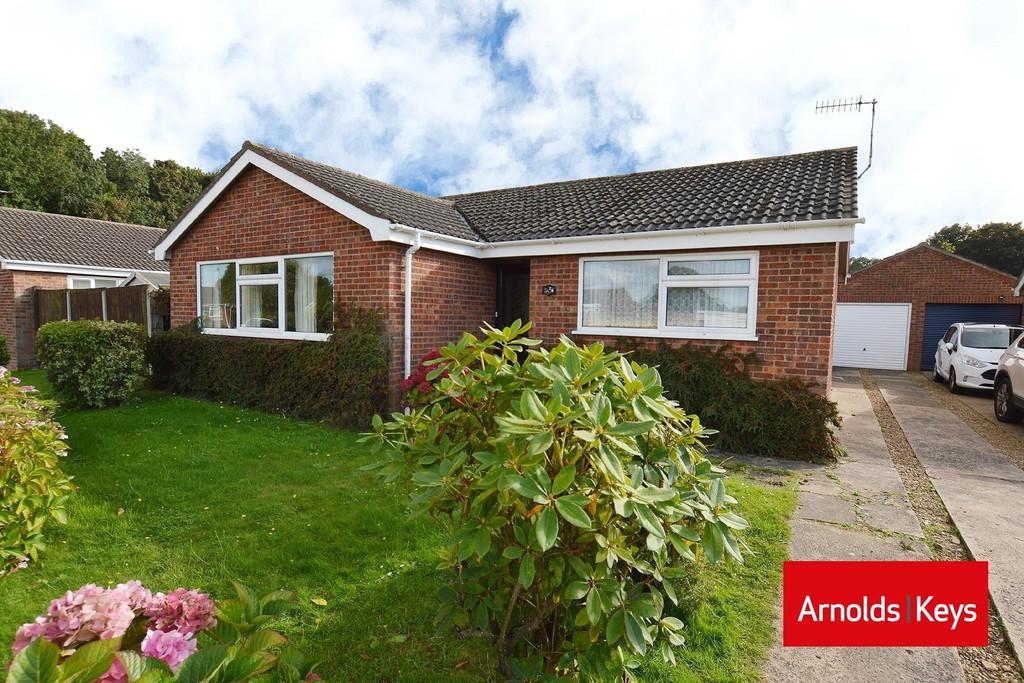 Caxton Park, Beeston Regis, Sheringham 3 bed detached bungalow £285,000