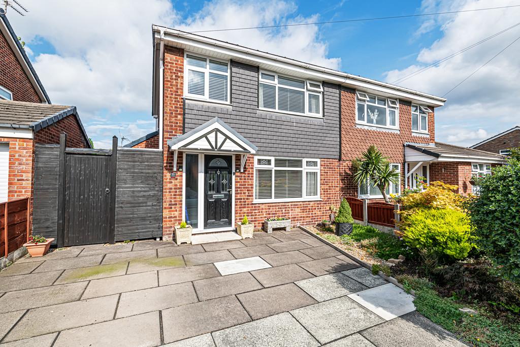 Berkshire Drive, Woolston, Warrington, Cheshire 3 bed semidetached house £250,000