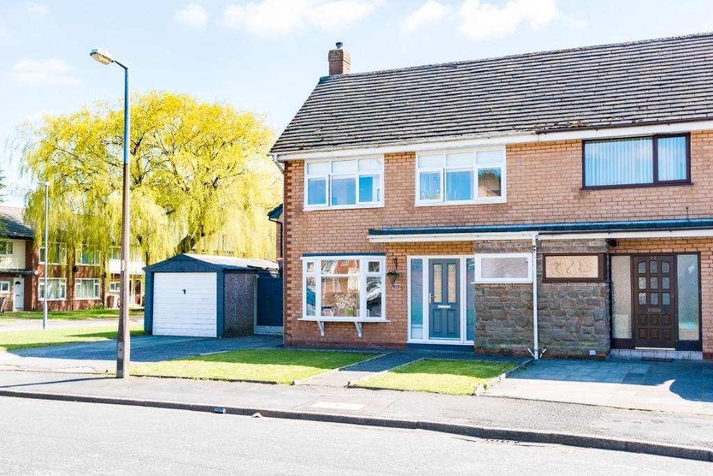Finney Grove, Haydock 3 bed semidetached house £190,000