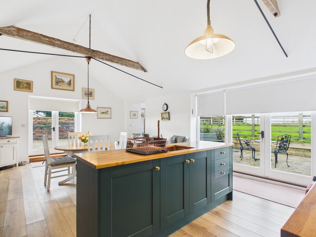 Whitehouse Farm Barn, Corton, NR32 5 LB - Kitchen