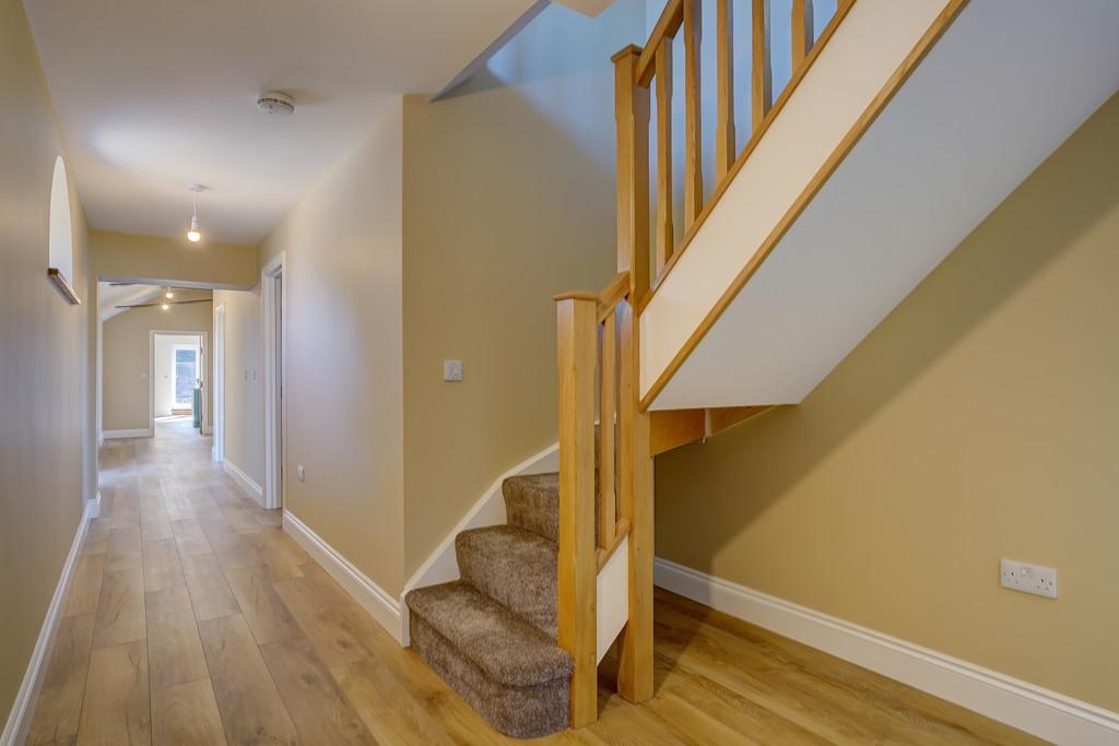 Whitehouse Farm Barn, Corton, NR32 5 LB - Hallway