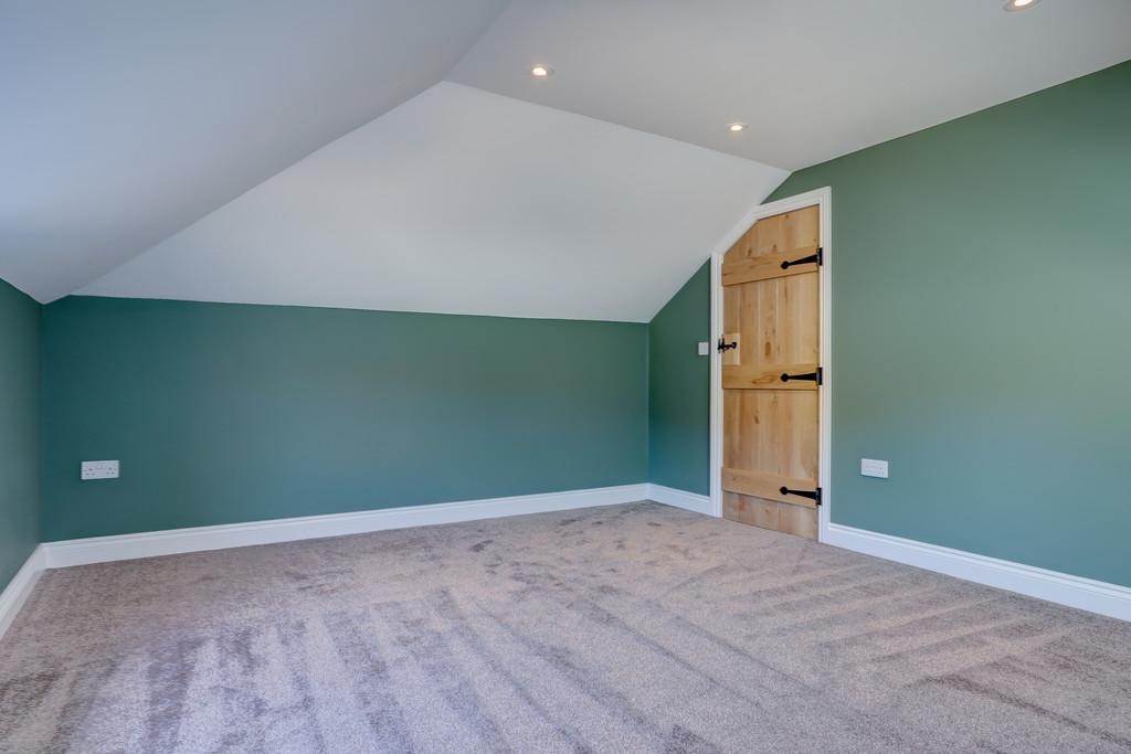 Whitehouse Farm Barn, Corton, NR32 5 LB - Bedroom