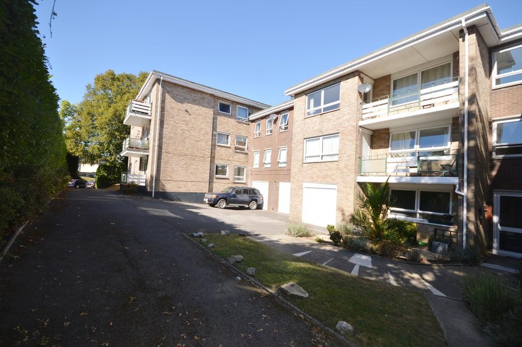 Headswell Crescent, Bournemouth 2 bed apartment £200,000