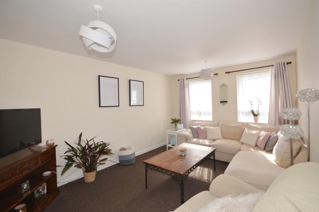 Headswell Crescent, Bournemouth 2 bed apartment £200,000