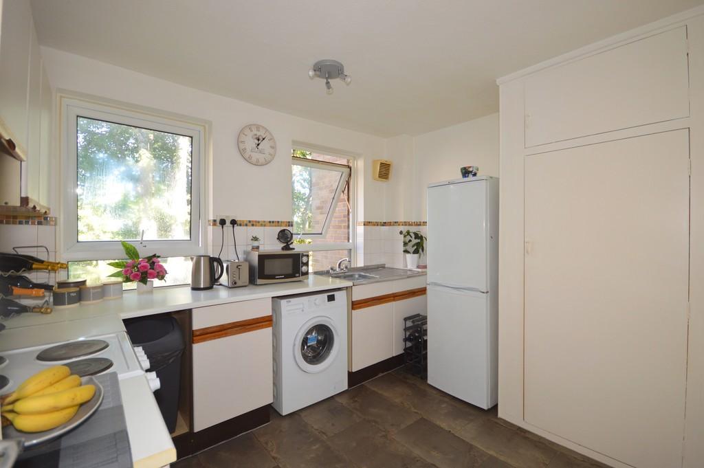 Headswell Crescent, Bournemouth 2 bed apartment £200,000