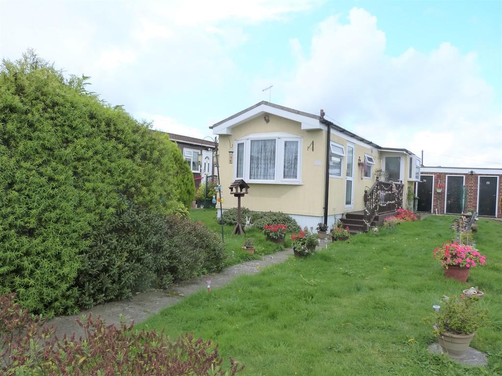 Fowley Mead Park, Longcroft Drive 1 bed mobile home £88,000