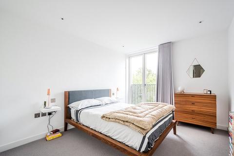 2 bedroom flat for sale, Macpherson Apartments, 307 Cambridge Heath Road, London, E2