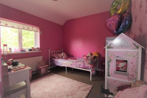 34 Squire Lane, Bradford, BD8 9PS