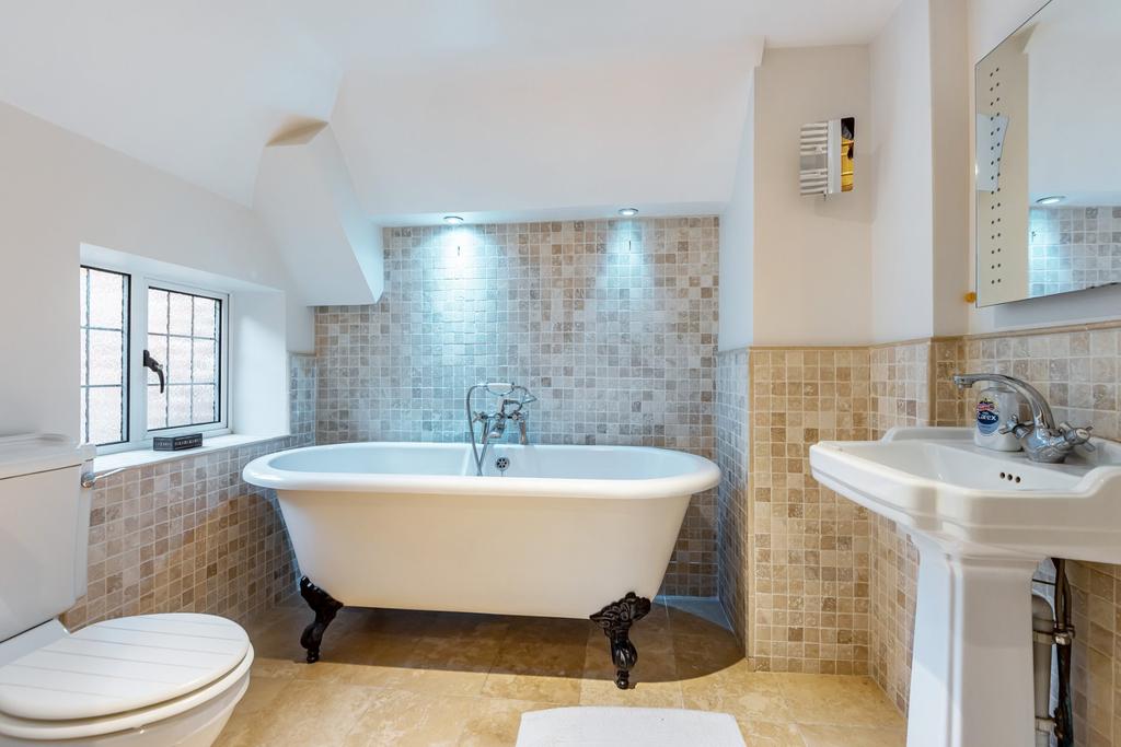 En Suite Bathroom