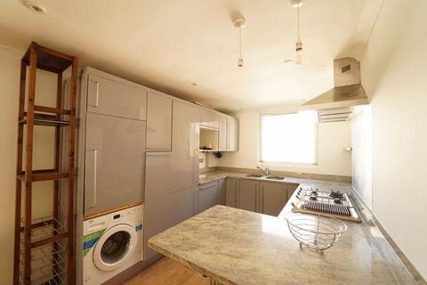 2 bedroom apartment to rent, Hatherley Grove, London