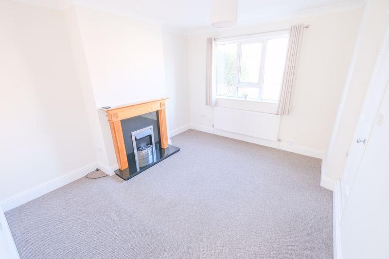 Hardwick Road, Streetly, Sutton Coldfield, B74 3DW 2 bed semidetached