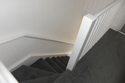 3 bedroom terraced house to rent, Copperfield Walk, Leeds LS9