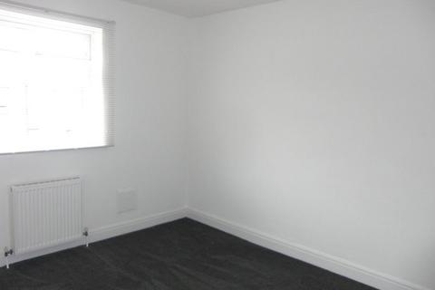 3 bedroom terraced house to rent, Copperfield Walk, Leeds LS9