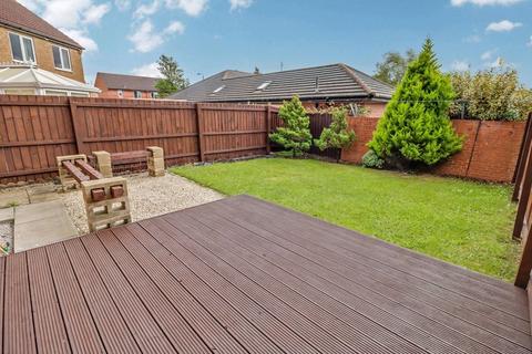 3 bedroom semi-detached house to rent, Lakeside Grove, West Hull