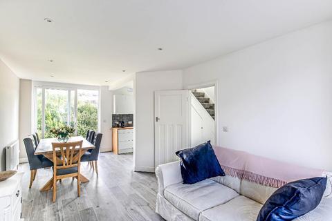 48 Newstead Rise, Caterham, CR3 6RR