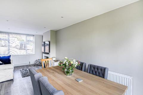 48 Newstead Rise, Caterham, CR3 6RR