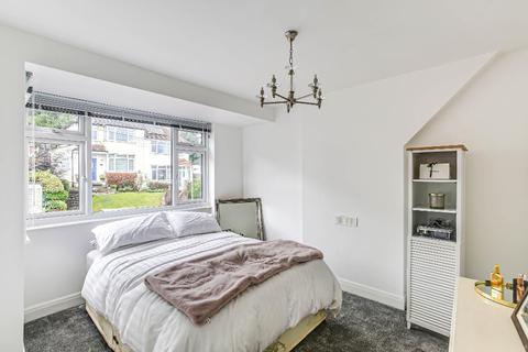 48 Newstead Rise, Caterham, CR3 6RR