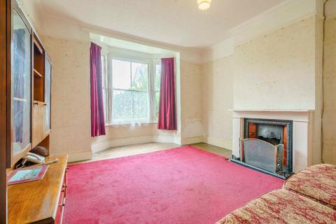 74 Frances Road, Windsor, SL4 3AJ