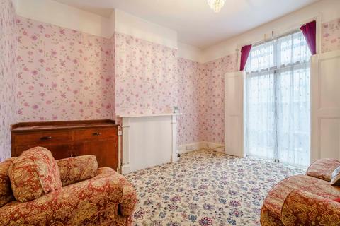 74 Frances Road, Windsor, SL4 3AJ