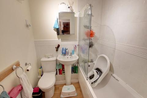 38 Conigre Square, Trowbridge, BA14 8LJ