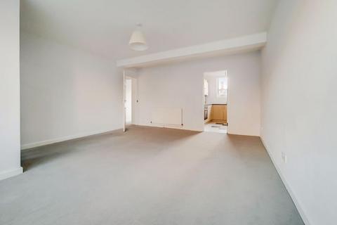 2 bedroom apartment to rent, Selsdon Road, South Croydon