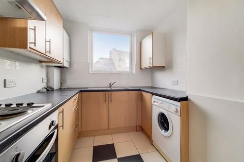 2 bedroom apartment to rent, Selsdon Road, South Croydon