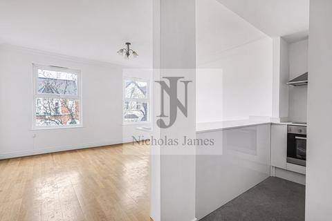 2 bedroom apartment to rent, Glenthorne Road, London N11