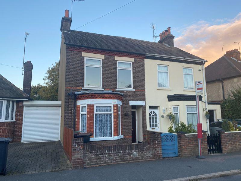 Ashcroft Road, Luton 3 bed semidetached house £1,150 pcm (£265 pw)