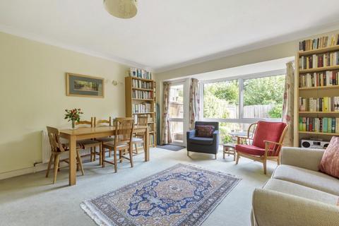 30 Bladon Close, Guildford, GU1 1TY